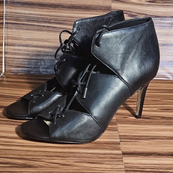Via Spiga | black leather lace up heels - Picture 6 of 8